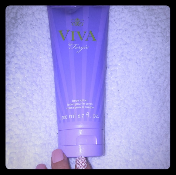 New Fergie lotion Viva - Picture 1 of 5